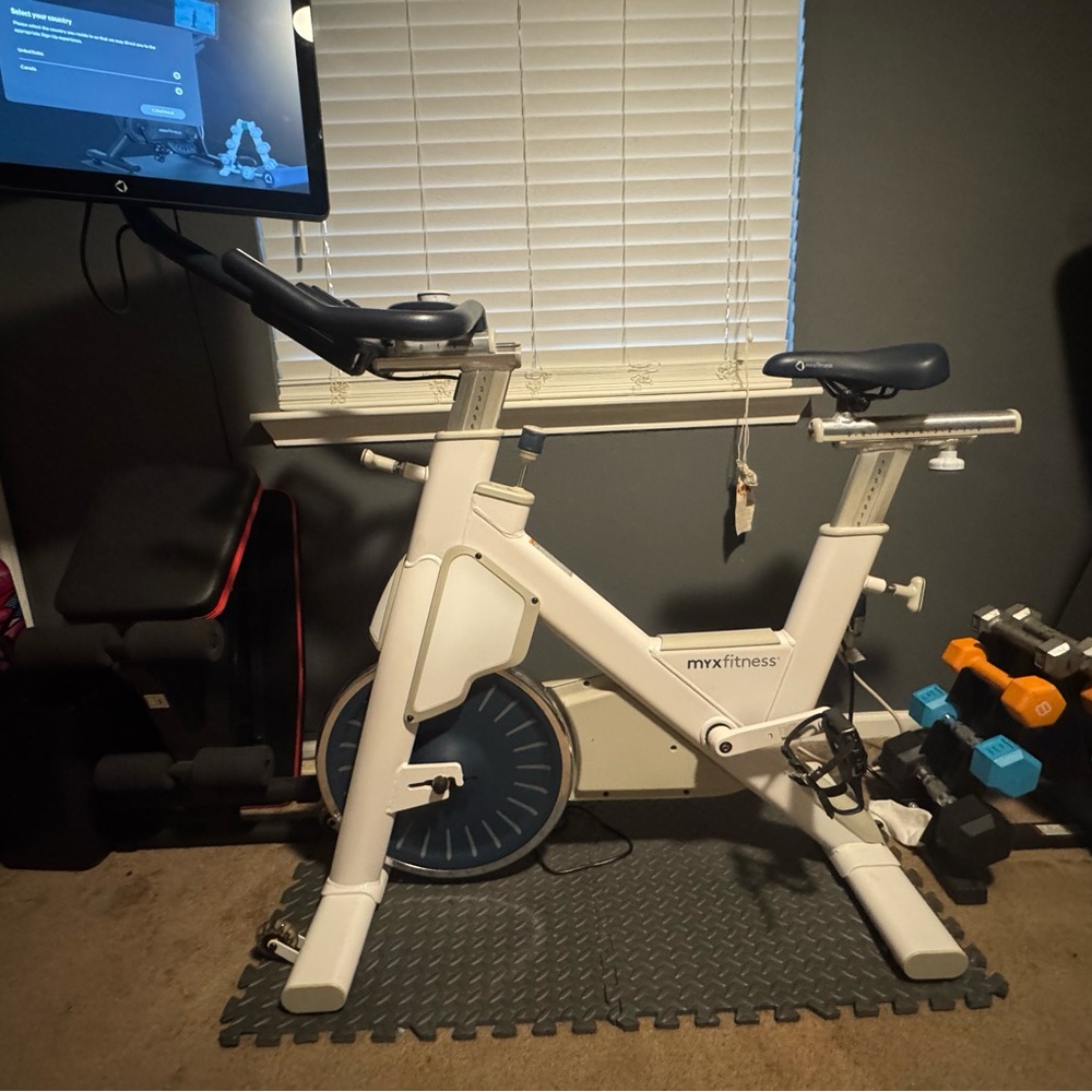 BODi (Beachbody) MYX II White Exercise Bike with Blue Accents